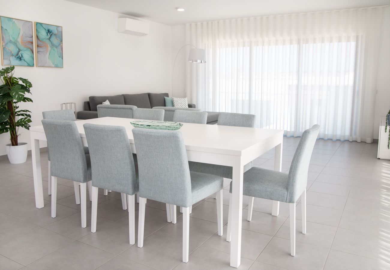 Villa, 3 bedrooms, mountain views, pool, beaches, Portugal