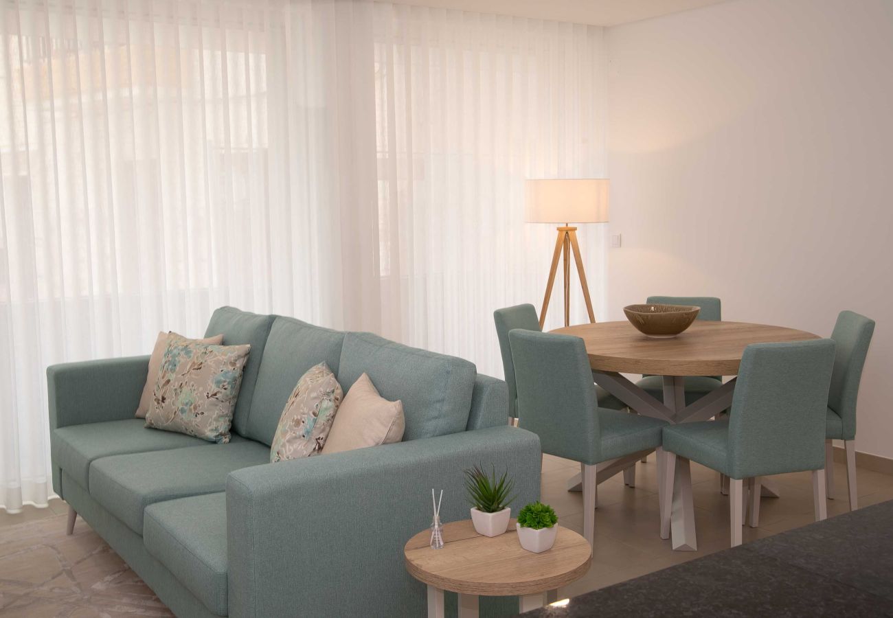 Comfort and location in Nazaré center, steps from the beach.