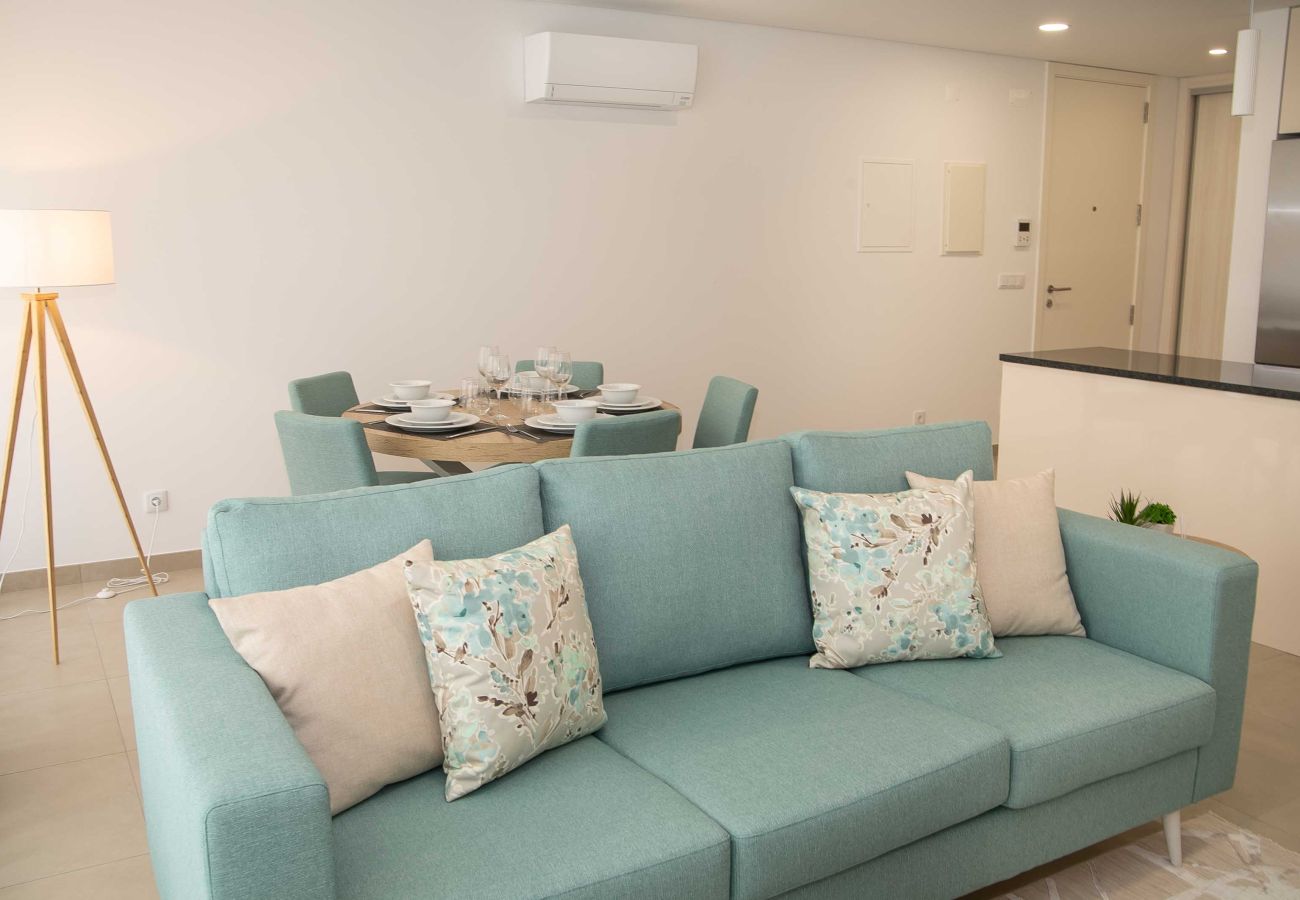 Comfort and location in Nazaré center, steps from the beach.