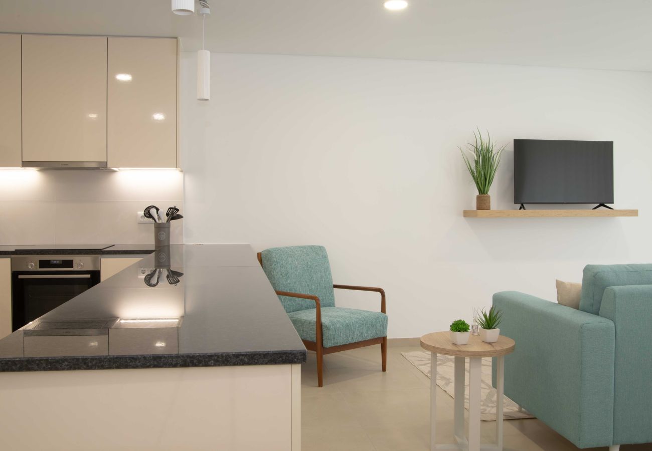 Comfort and location in Nazaré center, steps from the beach.