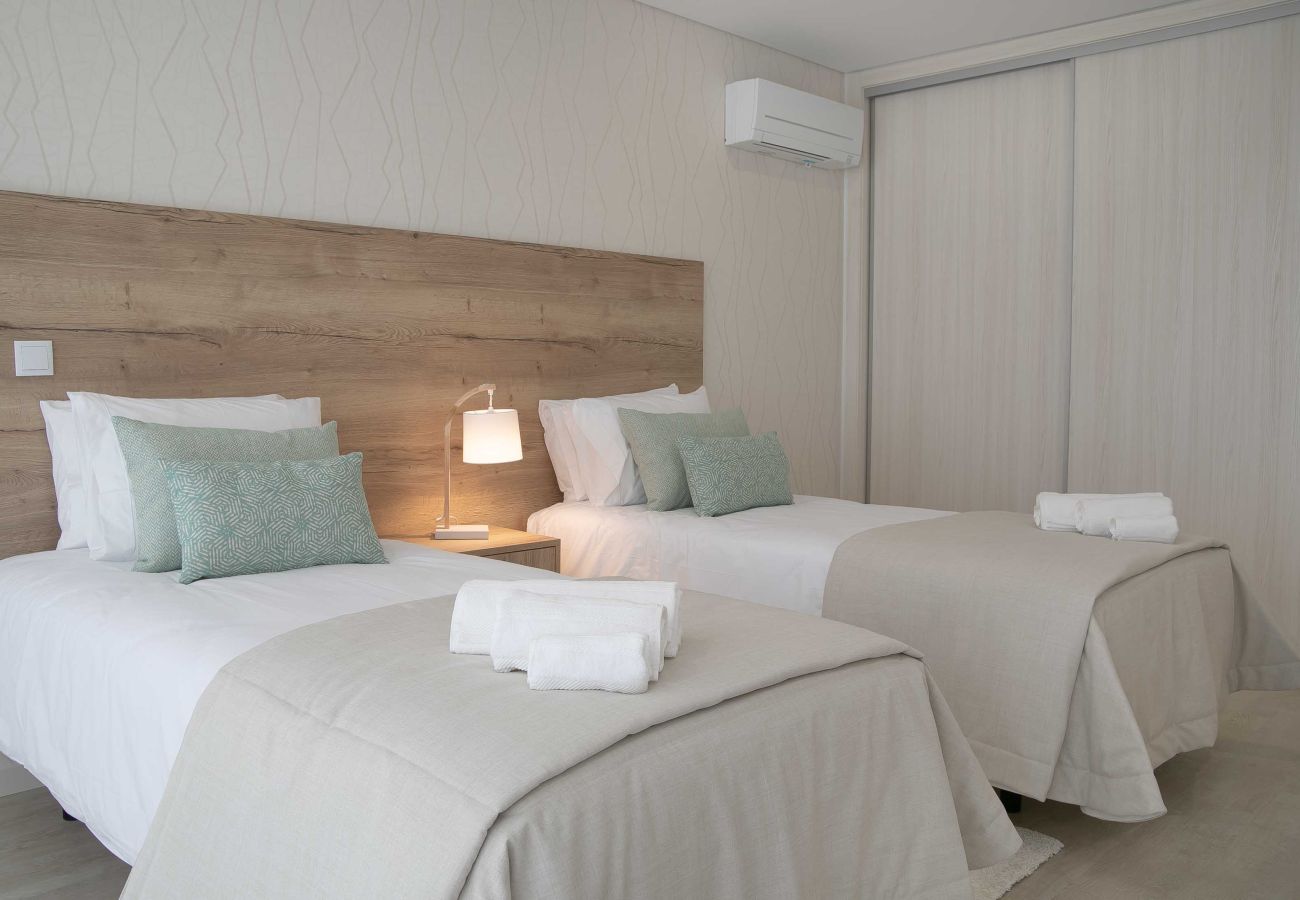 Comfort and location in Nazaré center, steps from the beach.
