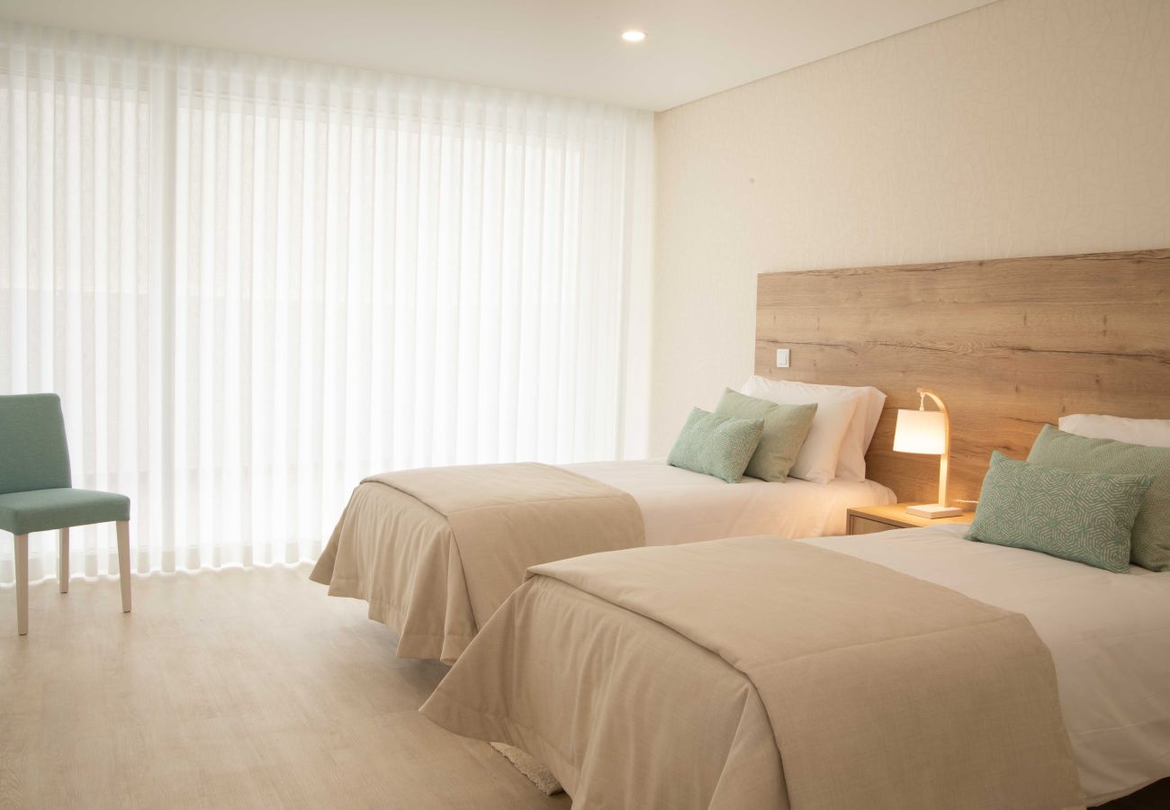 Comfort and location in Nazaré center, steps from the beach.
