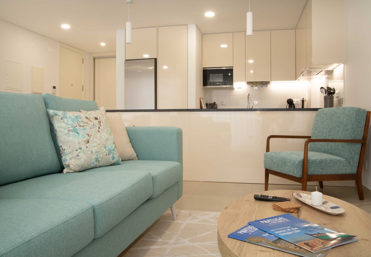 Comfort and location in Nazaré center, steps from the beach.