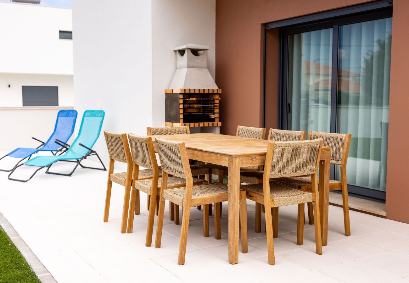 family holiday home Alfeizerão, private pool, near the beach