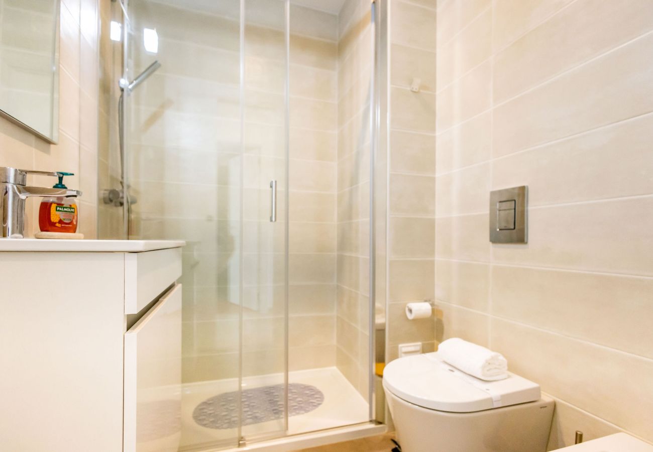 2-bedroom apartment in Nazaré with pool and sea view