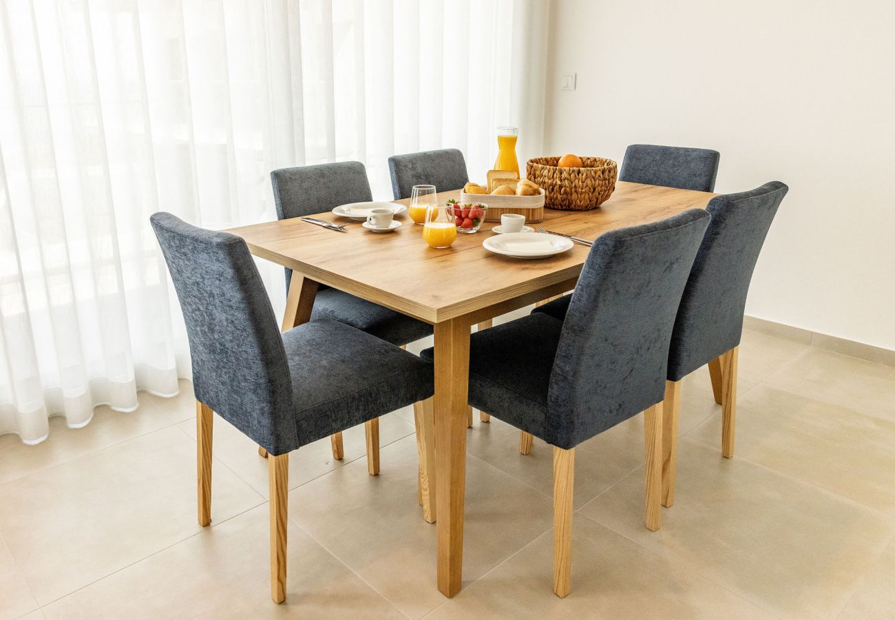2-bedroom apartment in Nazaré with pool and sea view