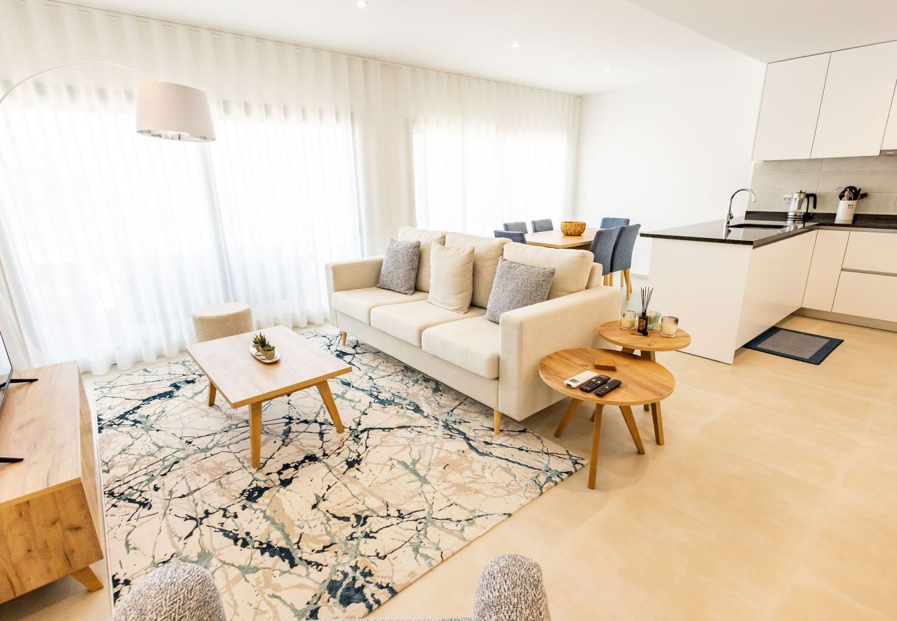 2-bedroom apartment in Nazaré with pool and sea view