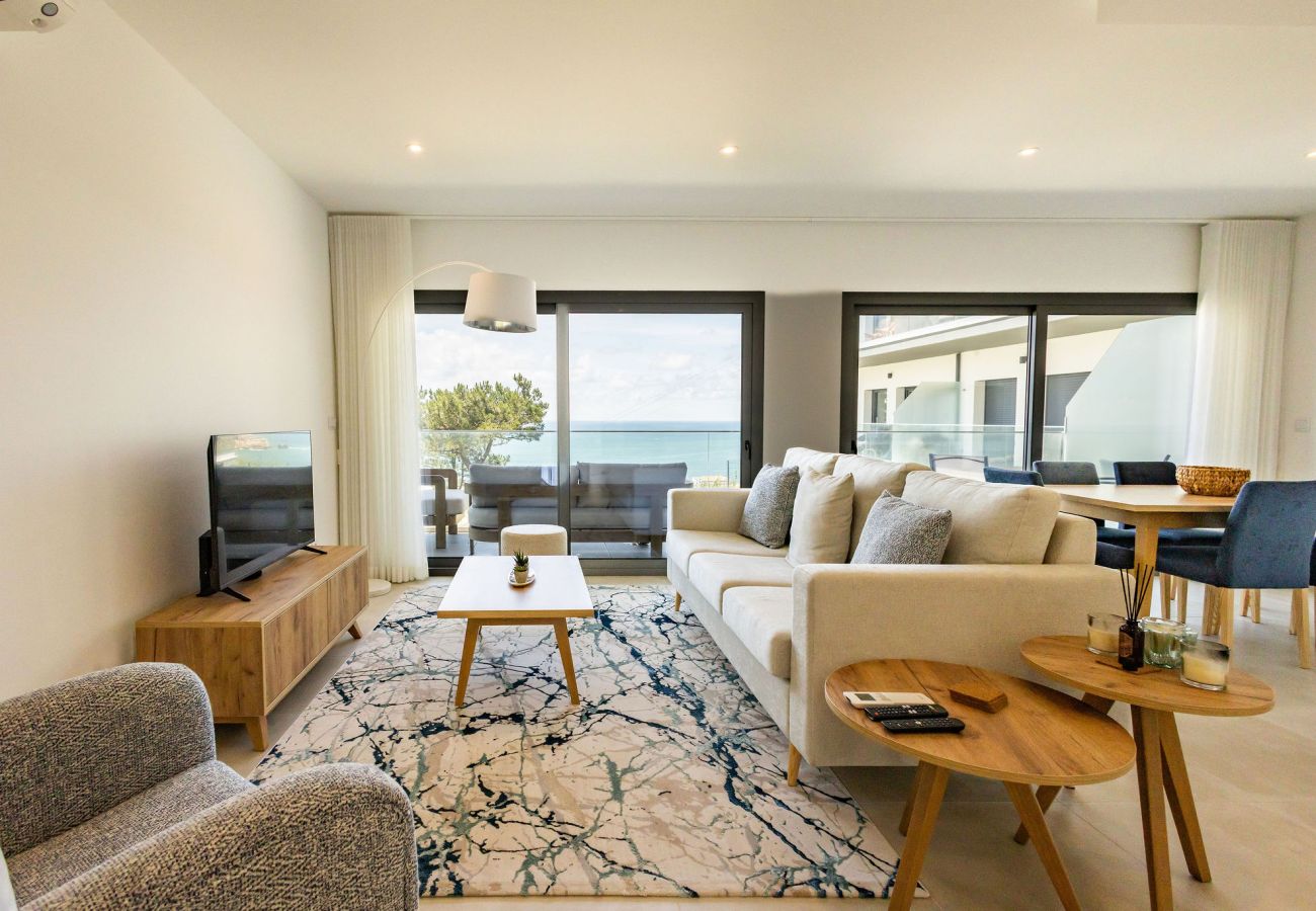 2-bedroom apartment in Nazaré with pool and sea view