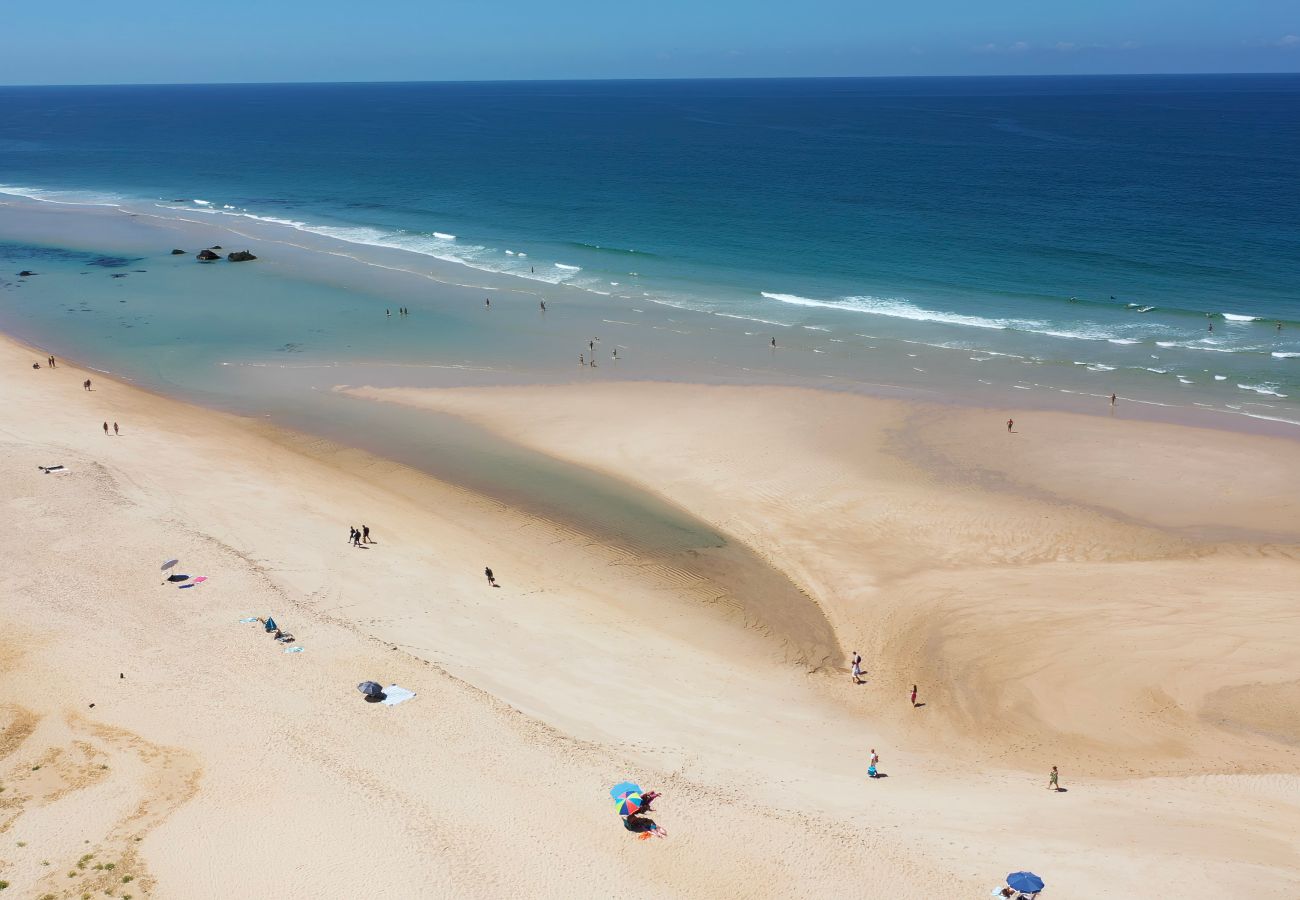 Vale Furado, holiday rental, cliffs, nature, trails, peaceful retreat, beach, Nazare, West Portugal, BY SCH