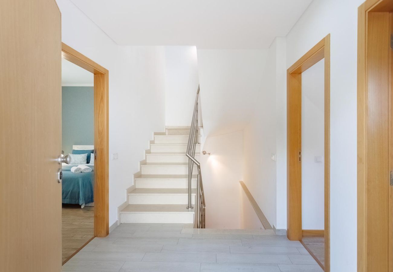 Villa en Nazaré - Serene Horizon - BY SCH