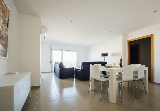Apartamento en São Martinho do Porto - Carmona - Apartamento de Vacaciones T2 junto a la Playa de São Martinho do Porto de SCH Apartamento en São Martinho do Porto - Carmona - Apartamento de Vacaciones T2 junto a la Playa de São Martinho do Porto de SCH