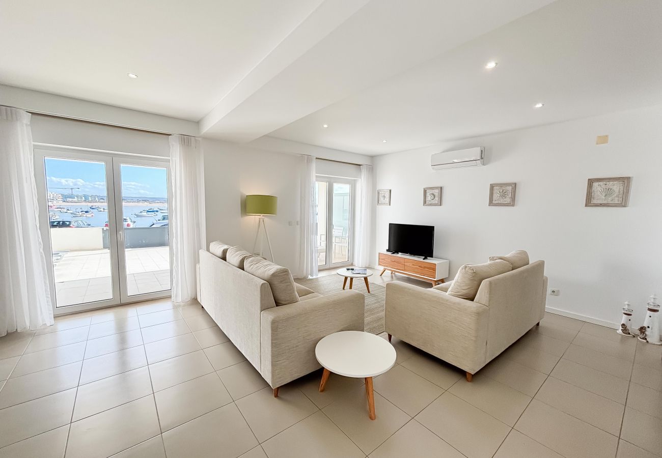 Apartamento en São Martinho do Porto - Janelas da Baía - By SCH