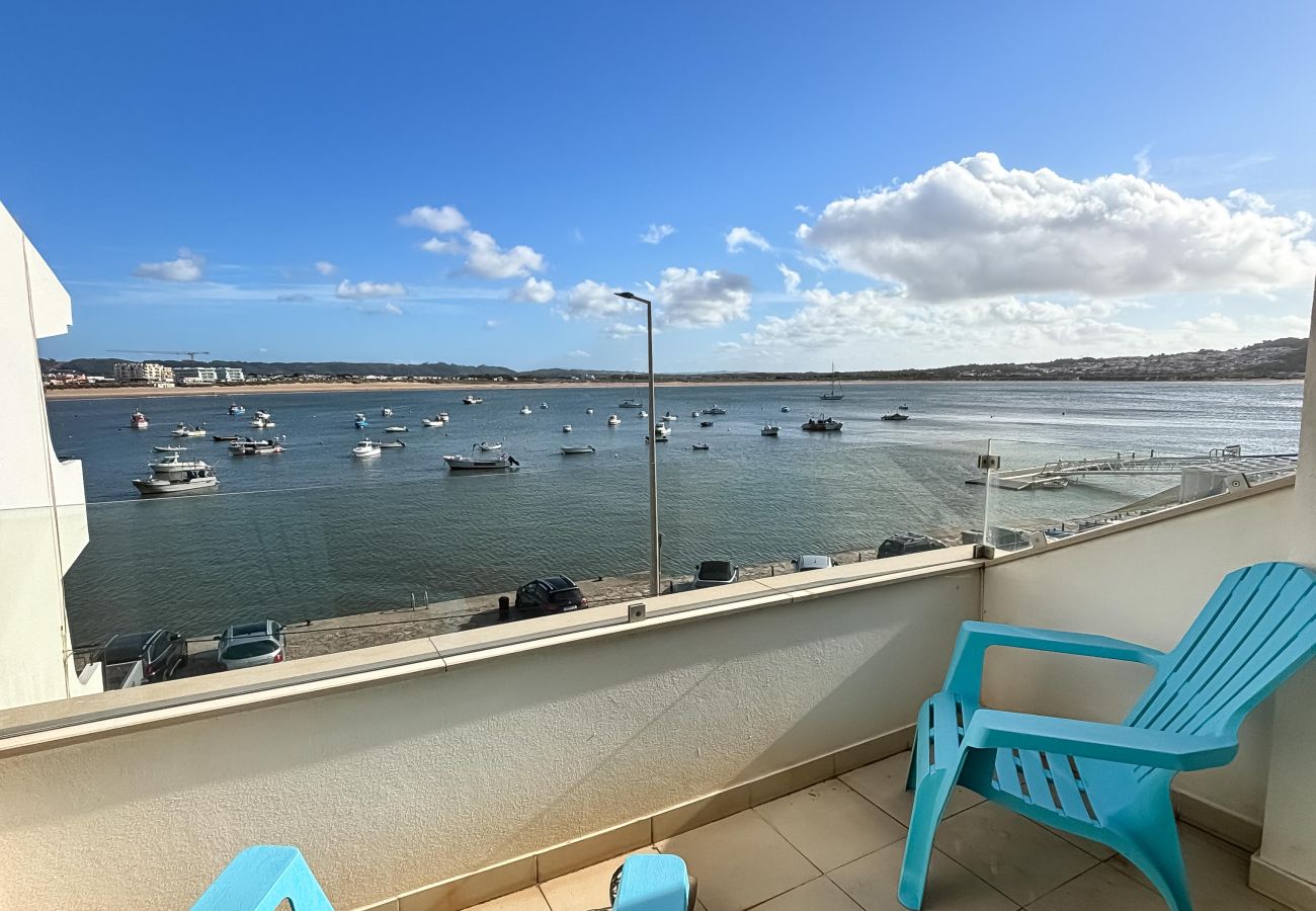 Apartamento en São Martinho do Porto - Janelas da Baía - By SCH