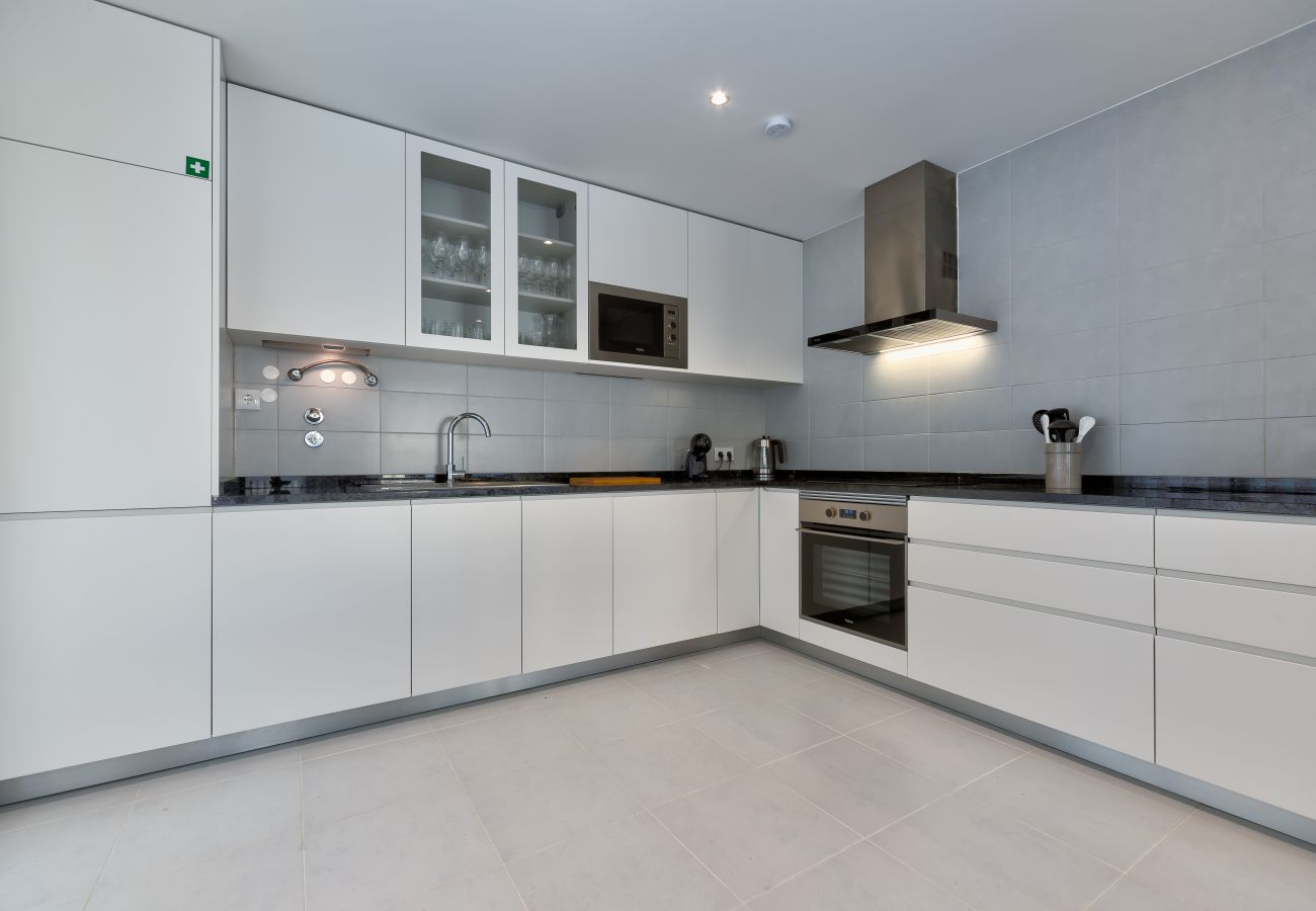 Casa de vacaciones moderna para alquilar en Foz do Arelho, tres dormitorios, piscina privada, cerca de la playa