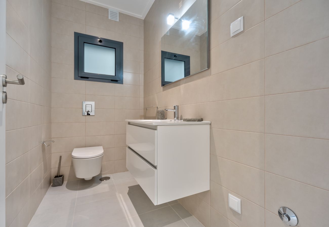 Casa de vacaciones moderna para alquilar en Foz do Arelho, tres dormitorios, piscina privada, cerca de la playa
