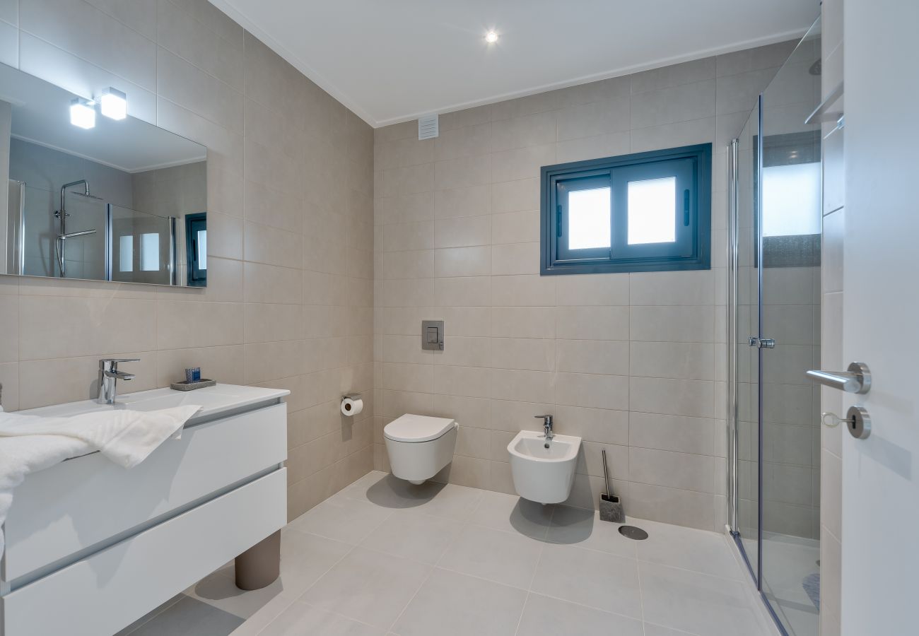 Casa de vacaciones moderna para alquilar en Foz do Arelho, tres dormitorios, piscina privada, cerca de la playa