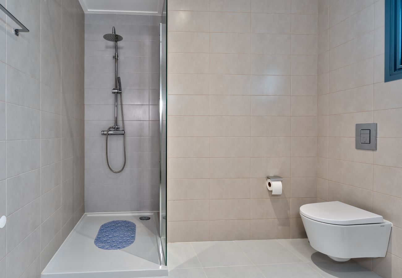 Casa de vacaciones moderna para alquilar en Foz do Arelho, tres dormitorios, piscina privada, cerca de la playa