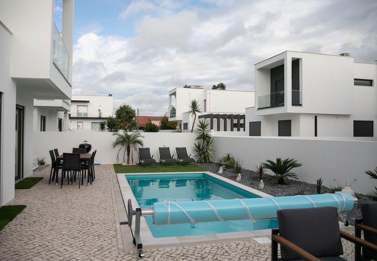 Villa Besugo, Pataias, vacaciones, piscina privada, familia, playa