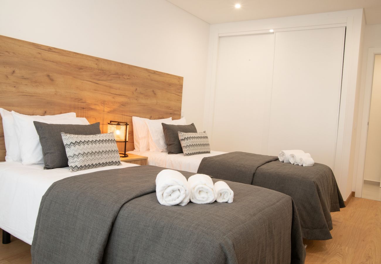 Apartamento acogedor, Nazaré, céntrico, cerca de la playa, vistas.