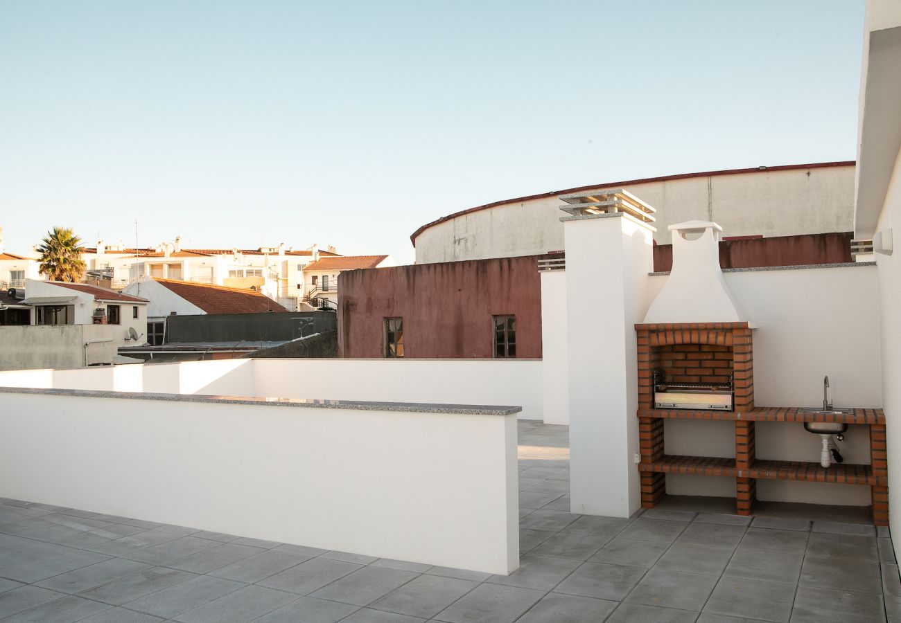 Apartamento T2, piscina,ubicación céntrica,cerca Praia da Norte,Nazaré