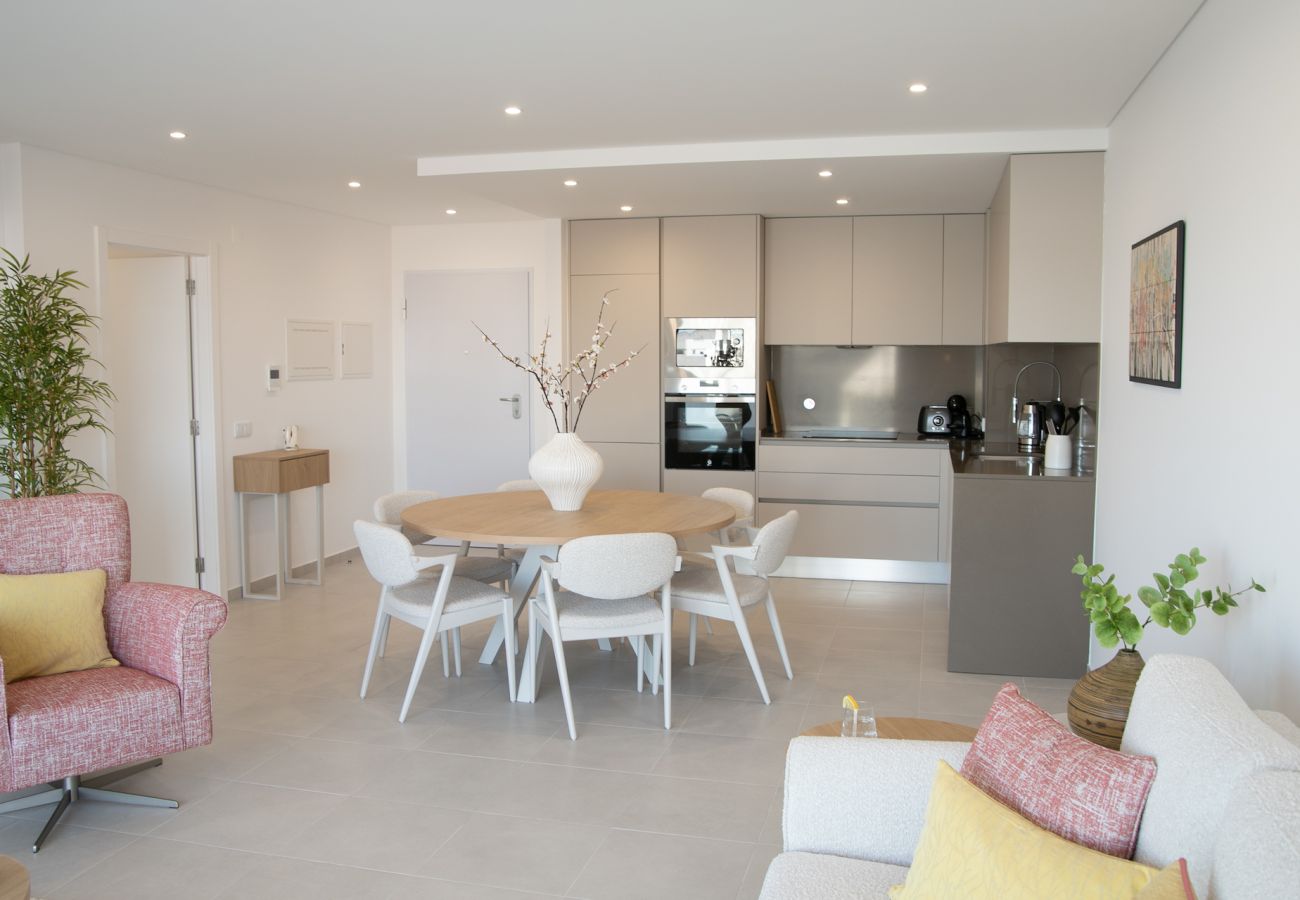 Apartamento T2, piscina,ubicación céntrica,cerca Praia da Norte,Nazaré