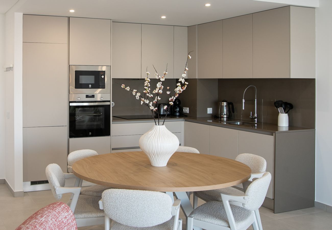 Apartamento T2, piscina,ubicación céntrica,cerca Praia da Norte,Nazaré