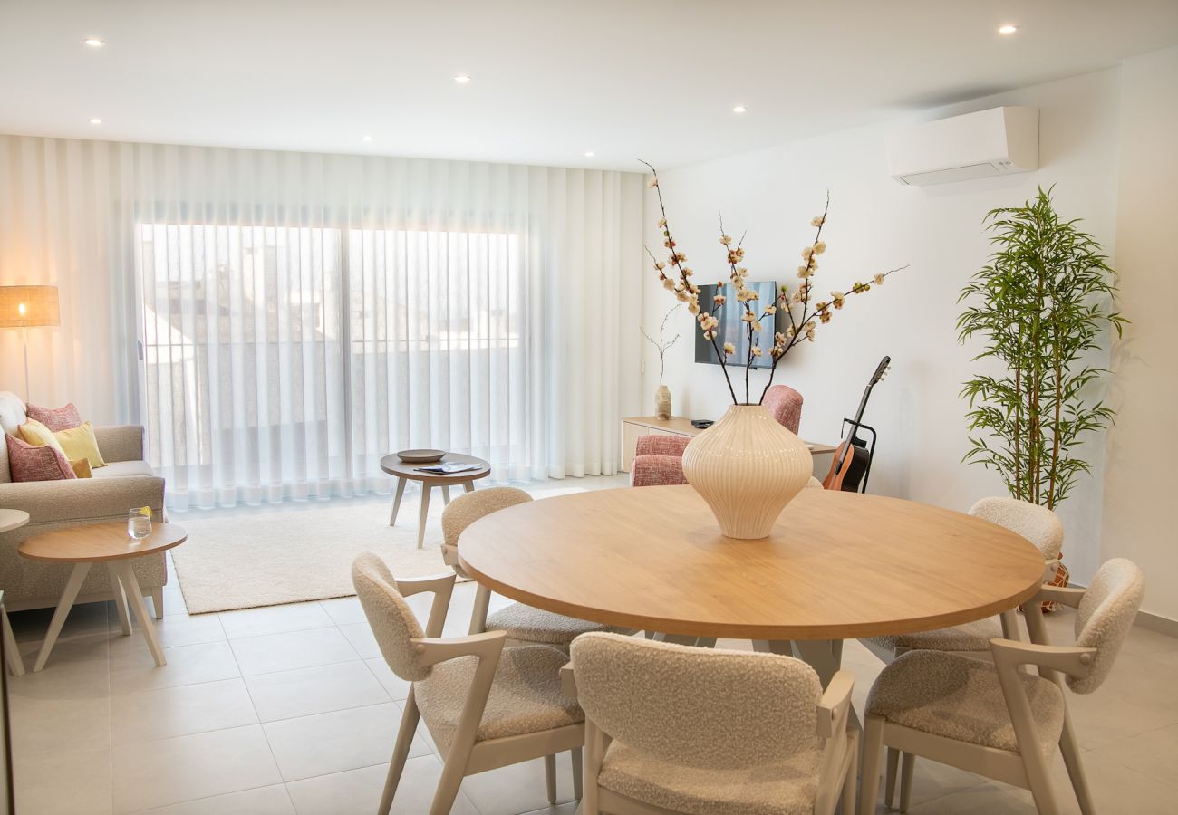 Apartamento T2, piscina,ubicación céntrica,cerca Praia da Norte,Nazaré