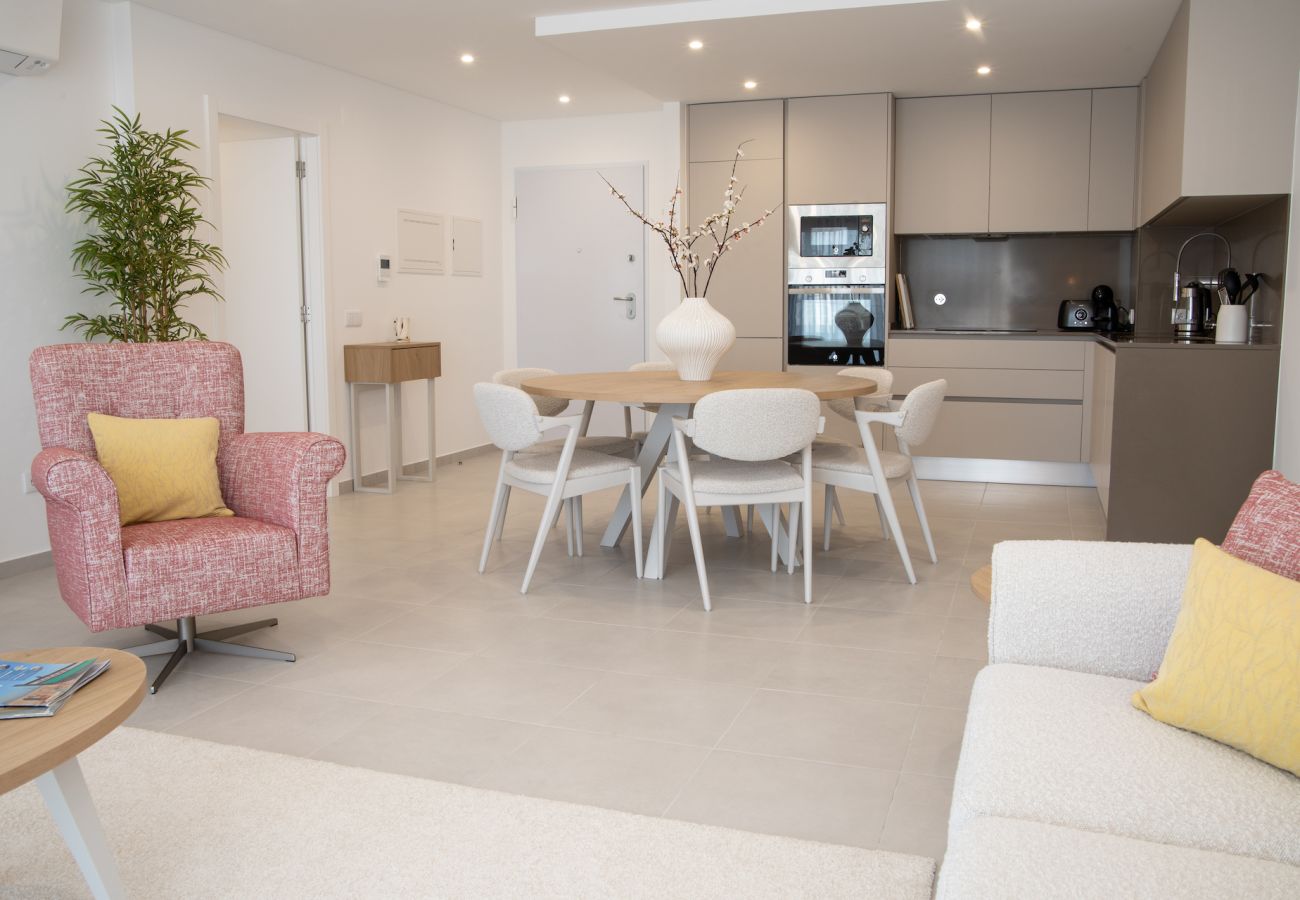 Apartamento T2, piscina,ubicación céntrica,cerca Praia da Norte,Nazaré