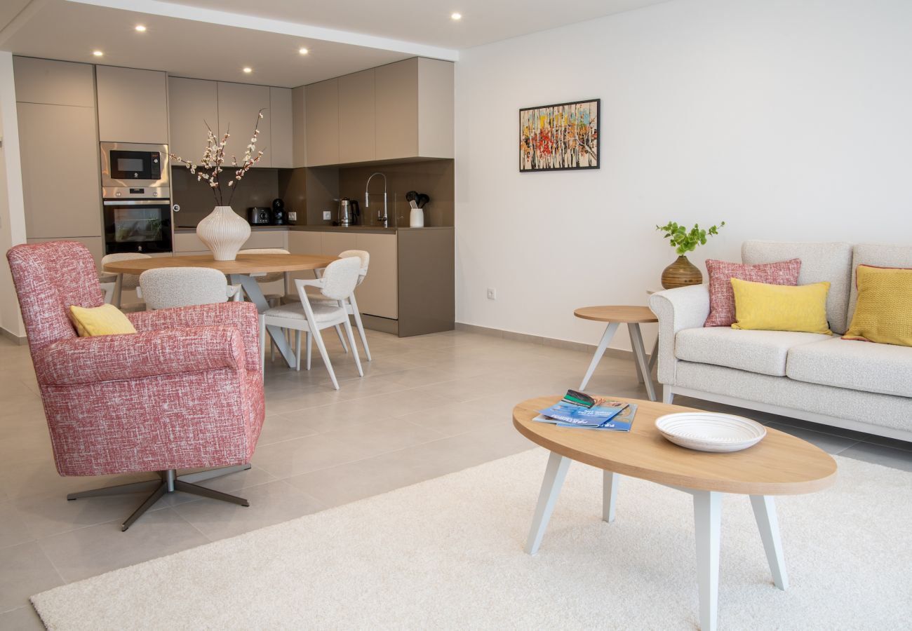 Apartamento T2, piscina,ubicación céntrica,cerca Praia da Norte,Nazaré