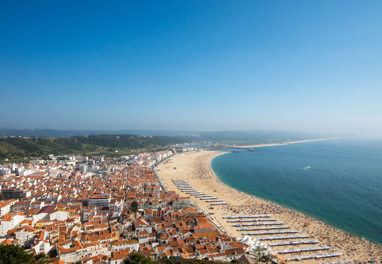 Apartamento T2, piscina,ubicación céntrica,cerca Praia da Norte,Nazaré