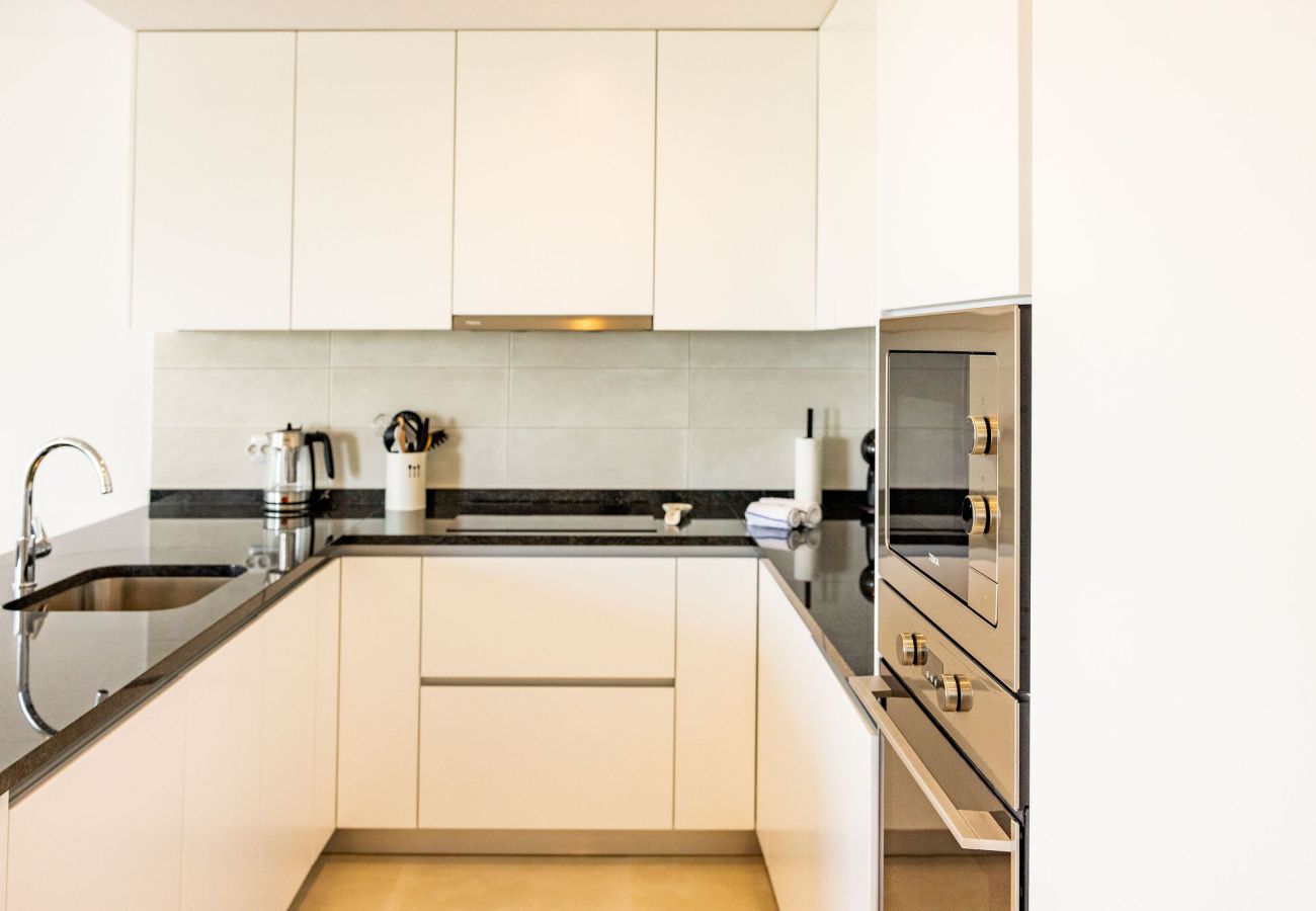 Apartamento de 2 dormitorios en Nazaré con piscina y vista al mar