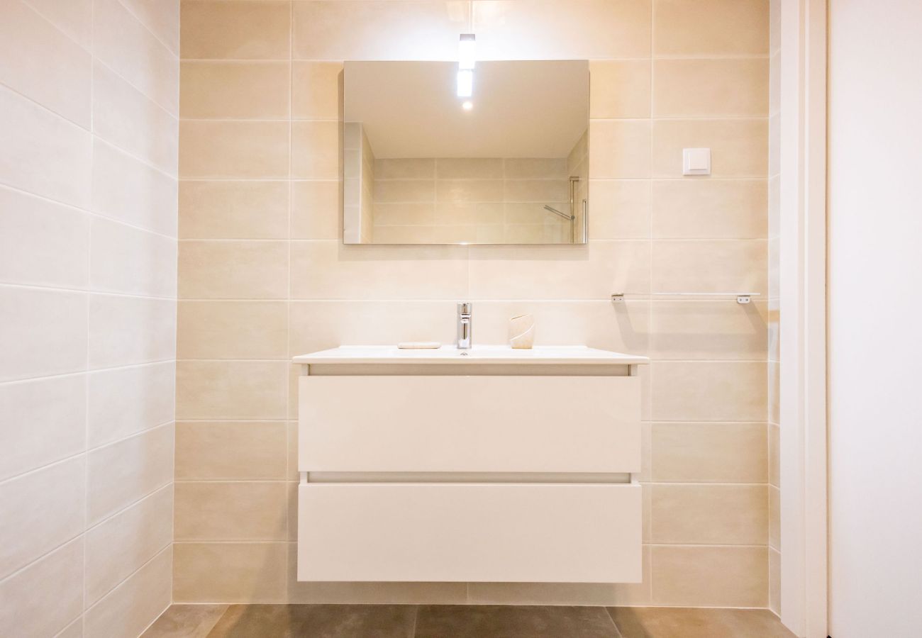 Apartamento de 2 dormitorios en Nazaré con piscina y vista al mar