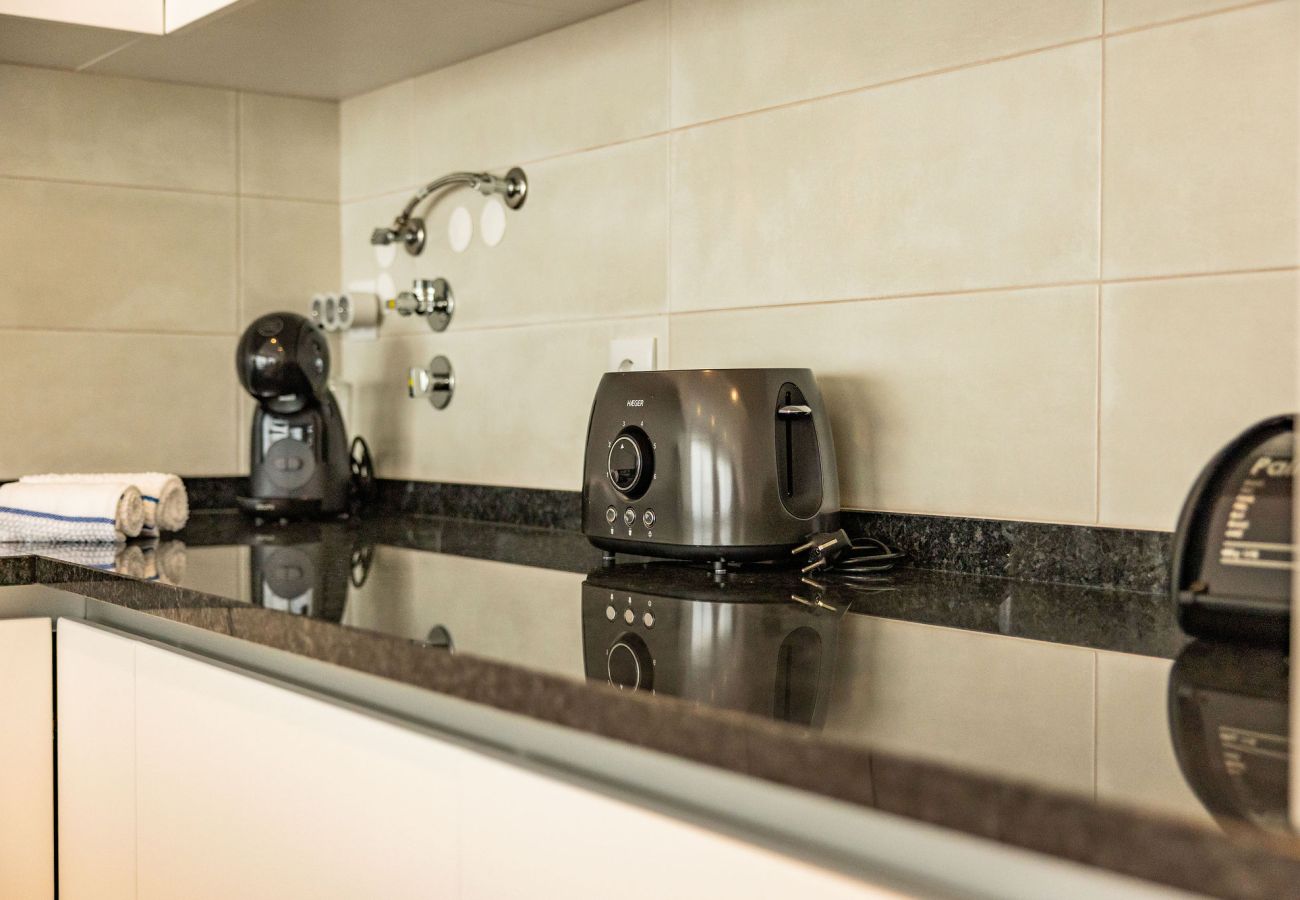 Apartamento de 2 dormitorios en Nazaré con piscina y vista al mar