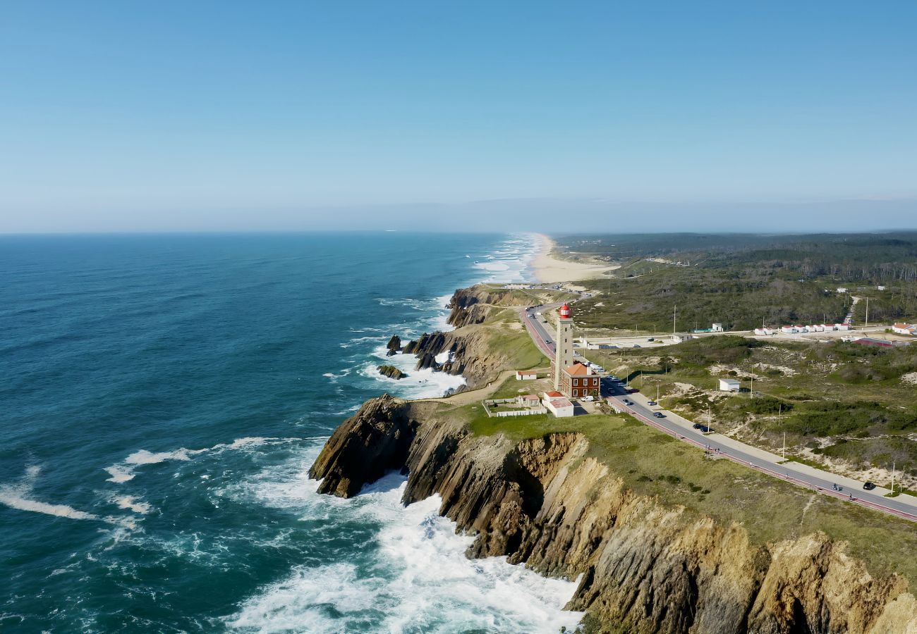 Vale Furado, apartamento vacacional, acantilados, naturaleza, senderos, retiro, playa, Nazaré, Oeste de Portugal, BY SCH