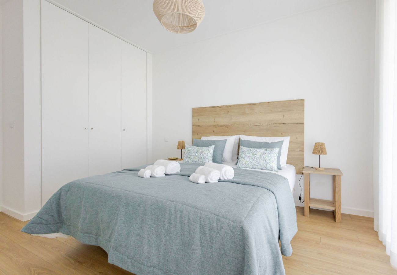 Vale Atlântico – BY SCH, apartamento T2 junto al mar, comodidad, senderos, acantilados y naturaleza en el Oeste de Portugal.