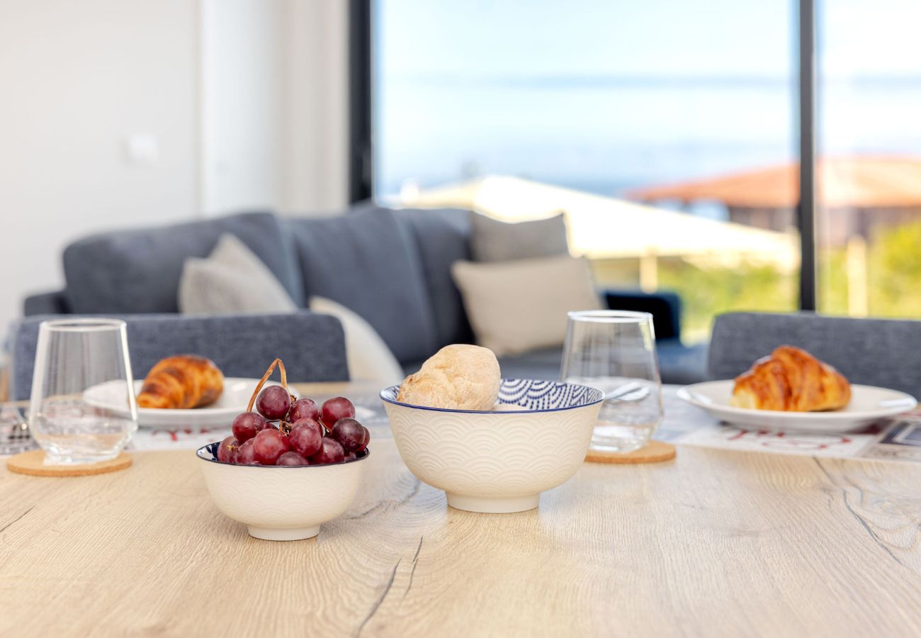 Vale Atlântico – BY SCH, apartamento T2 junto al mar, comodidad, senderos, acantilados y naturaleza en el Oeste de Portugal.