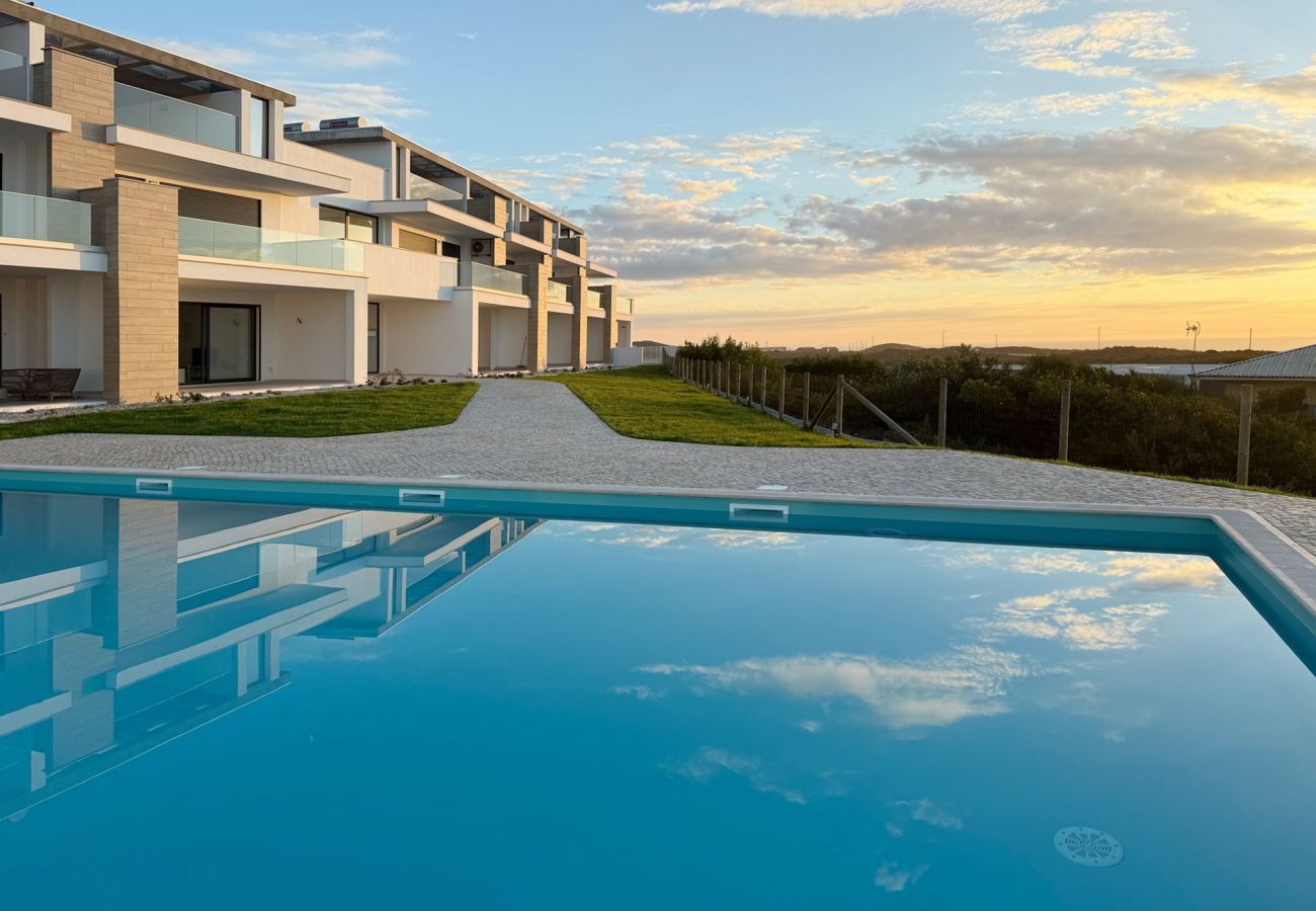 Vale Atlântico – BY SCH, apartamento T2 junto al mar, comodidad, senderos, acantilados y naturaleza en el Oeste de Portugal.