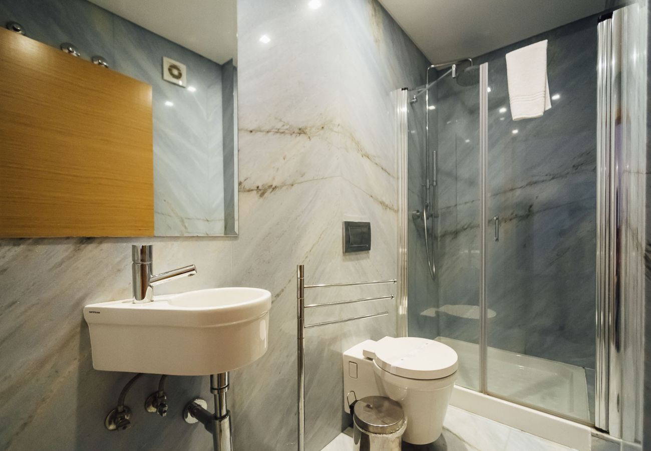 Logement Baignoire-douche privée sch