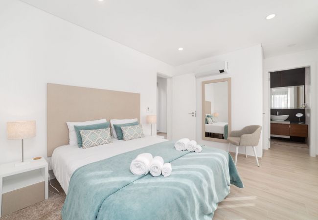 Villa à Salir do Porto - Villa Atlântico - Villa de Vacances avec Piscine Privée et Jacuzzi avec Vue By SCH Villa à Salir do Porto - Villa Atlântico - Villa de Vacances avec Piscine Privée et Jacuzzi avec Vue By SCH