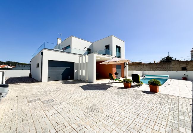 Villa à Alfeizerão - Casa da Praceta - By SCH Villa à Alfeizerão - Casa da Praceta - By SCH