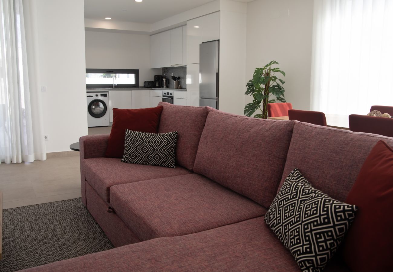 Refuge familial calme avec piscine, proche des plages et attractions