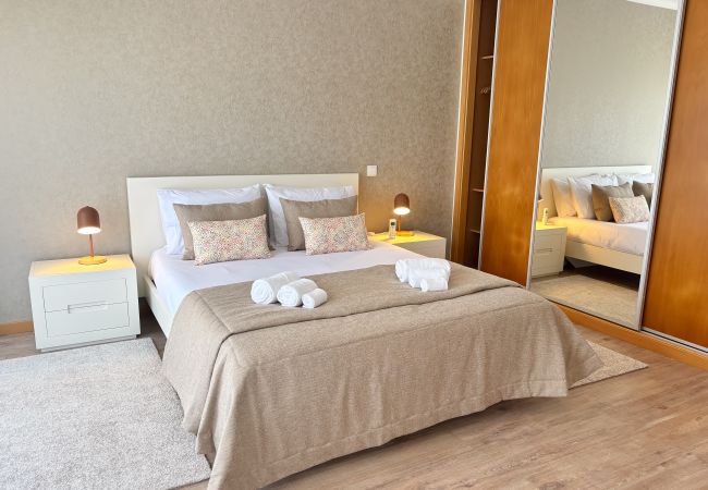 Villa a Nazaré - Casa 3 Camere da letto con vista mare e piscina - Ideale per famiglie Villa a Nazaré - Casa 3 Camere da letto con vista mare e piscina - Ideale per famiglie