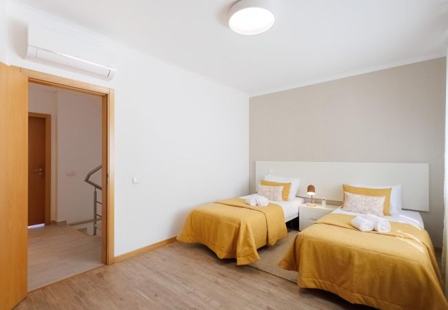 Villa a Nazaré - Casa 3 Camere da letto con vista mare e piscina - Ideale per famiglie Villa a Nazaré - Casa 3 Camere da letto con vista mare e piscina - Ideale per famiglie