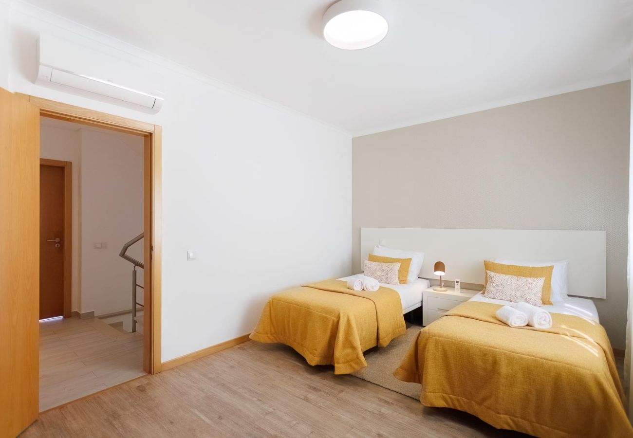 Villa a Nazaré - Casa 3 Camere da letto con vista mare e piscina - Ideale per famiglie