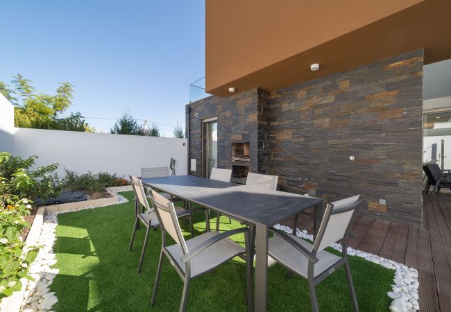 Villa a Salir do Porto - Villa Atlântico - Villa de Férias com Piscina Privada e Jacuzzi com Vista By SCH Villa a Salir do Porto - Villa Atlântico - Villa de Férias com Piscina Privada e Jacuzzi com Vista By SCH