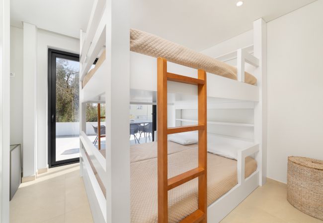 Villa a São Martinho do Porto - Villa Floresta - Villa de Férias com Piscina Privada By SCH Villa a São Martinho do Porto - Villa Floresta - Villa de Férias com Piscina Privada By SCH