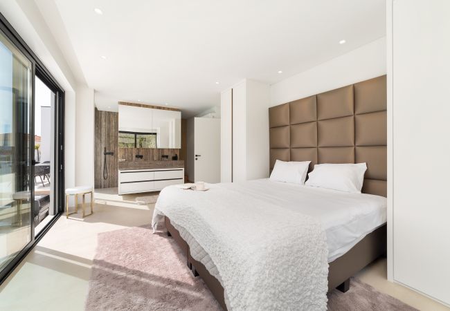 Villa a São Martinho do Porto - Villa Floresta - Villa de Férias com Piscina Privada By SCH Villa a São Martinho do Porto - Villa Floresta - Villa de Férias com Piscina Privada By SCH