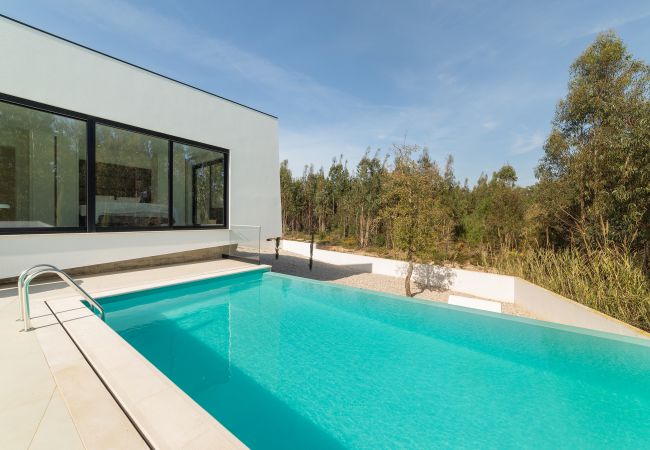 Villa a São Martinho do Porto - Villa Floresta - Moradia para Férias com Piscina Privada - SCH