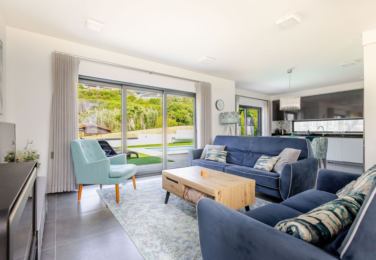Villa a São Martinho do Porto - Venda Nova - Villa de Férias com Piscina Privada da SCH