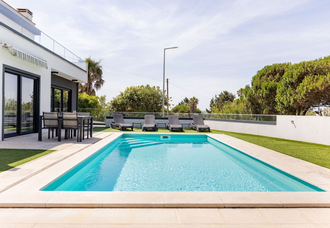 Villa a São Martinho do Porto - Venda Nova - Villa de Férias com Piscina Privada da SCH